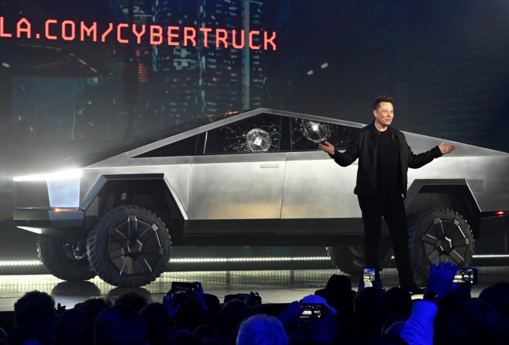 Il Cybertruck infranto che ha messo nei guai Musk